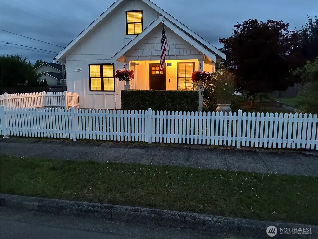 1977 Harding Street Enumclaw WA 98022