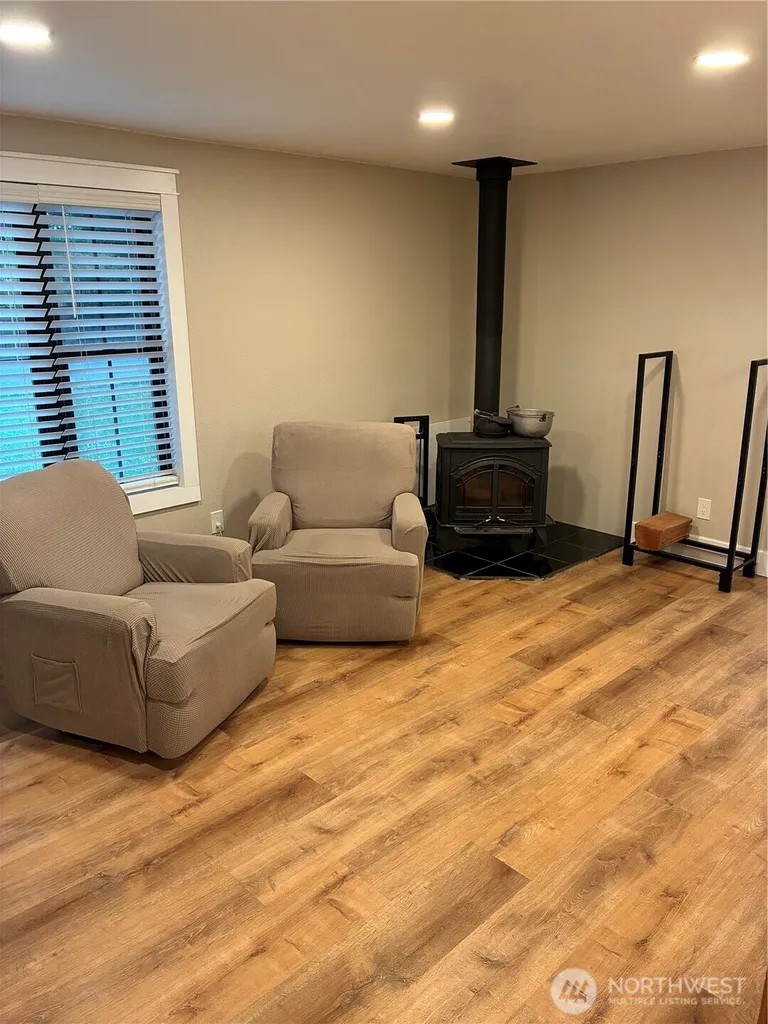1977 Harding Street Enumclaw WA 98022