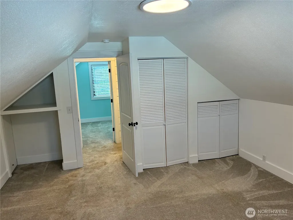 1977 Harding Street Enumclaw WA 98022