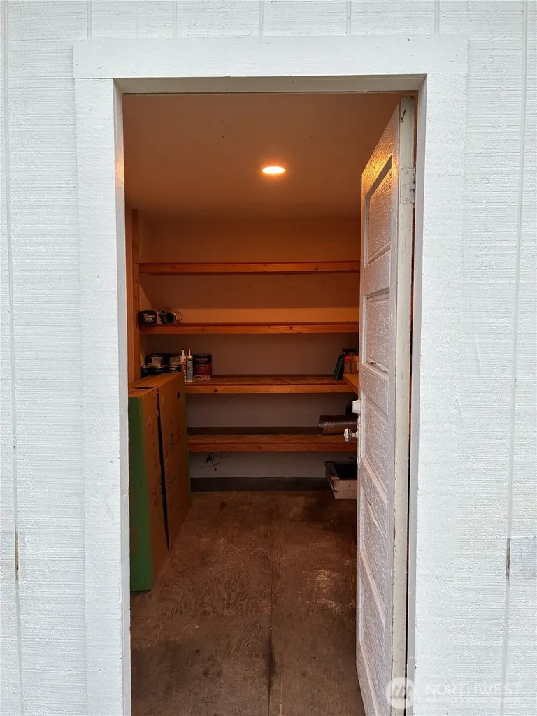 1977 Harding Street Enumclaw WA 98022