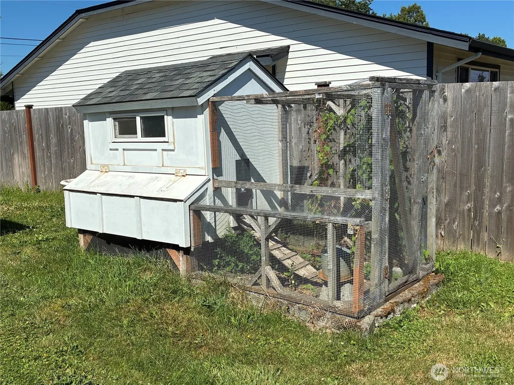 1977 Harding Street Enumclaw WA 98022
