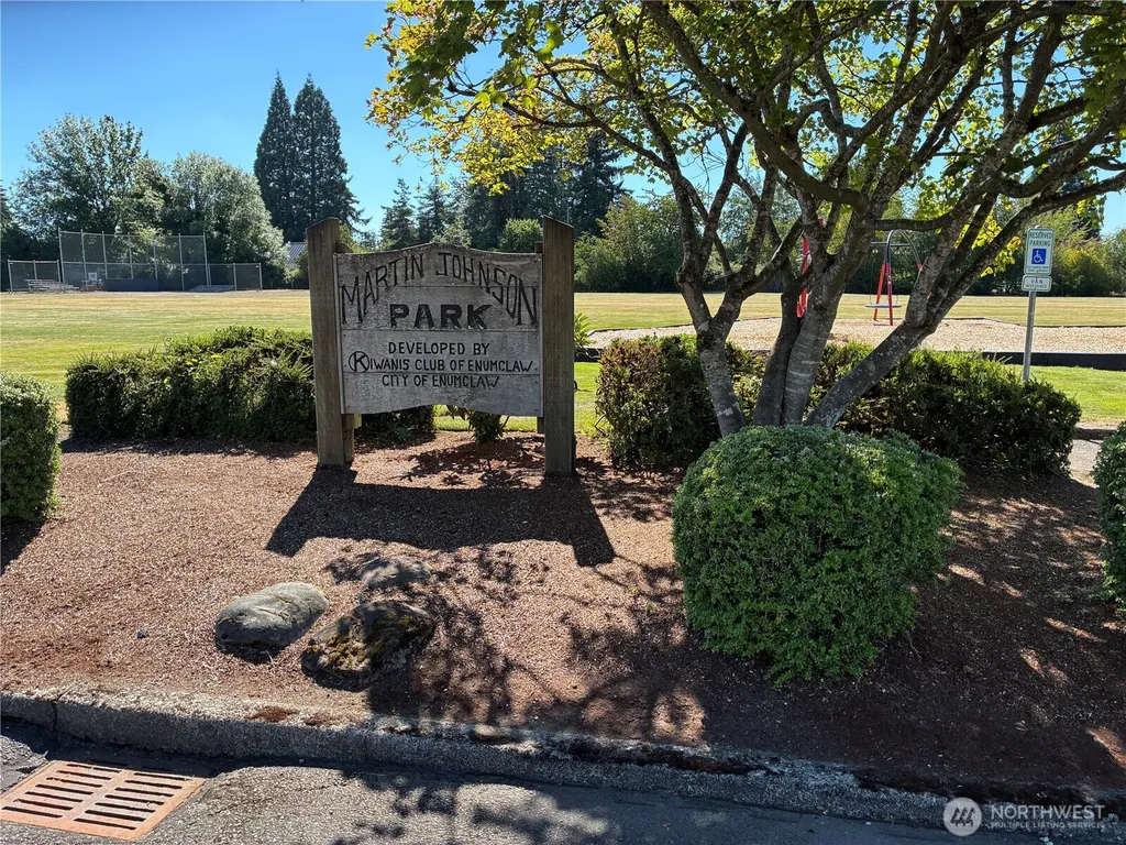 1977 Harding Street Enumclaw WA 98022