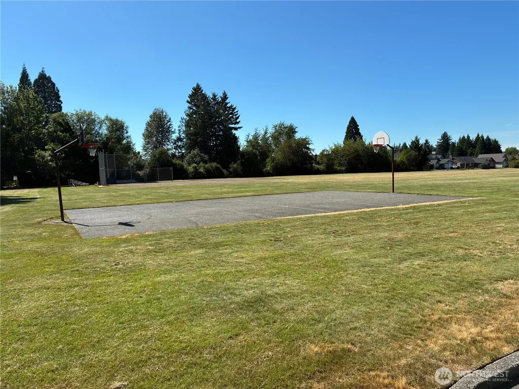 1977 Harding Street Enumclaw WA 98022