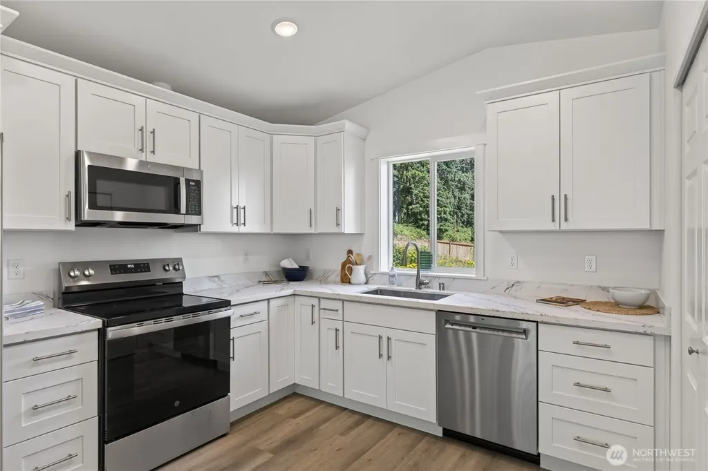 6884 Helena Clinton WA 98236