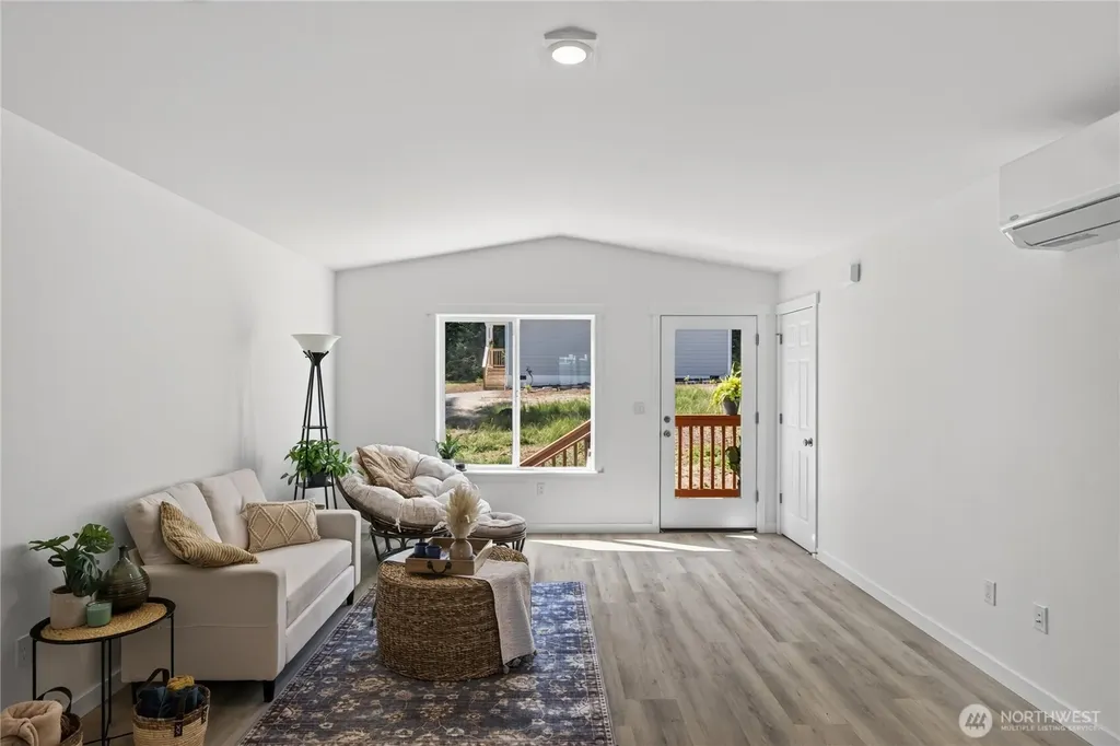 6884 Helena Clinton WA 98236