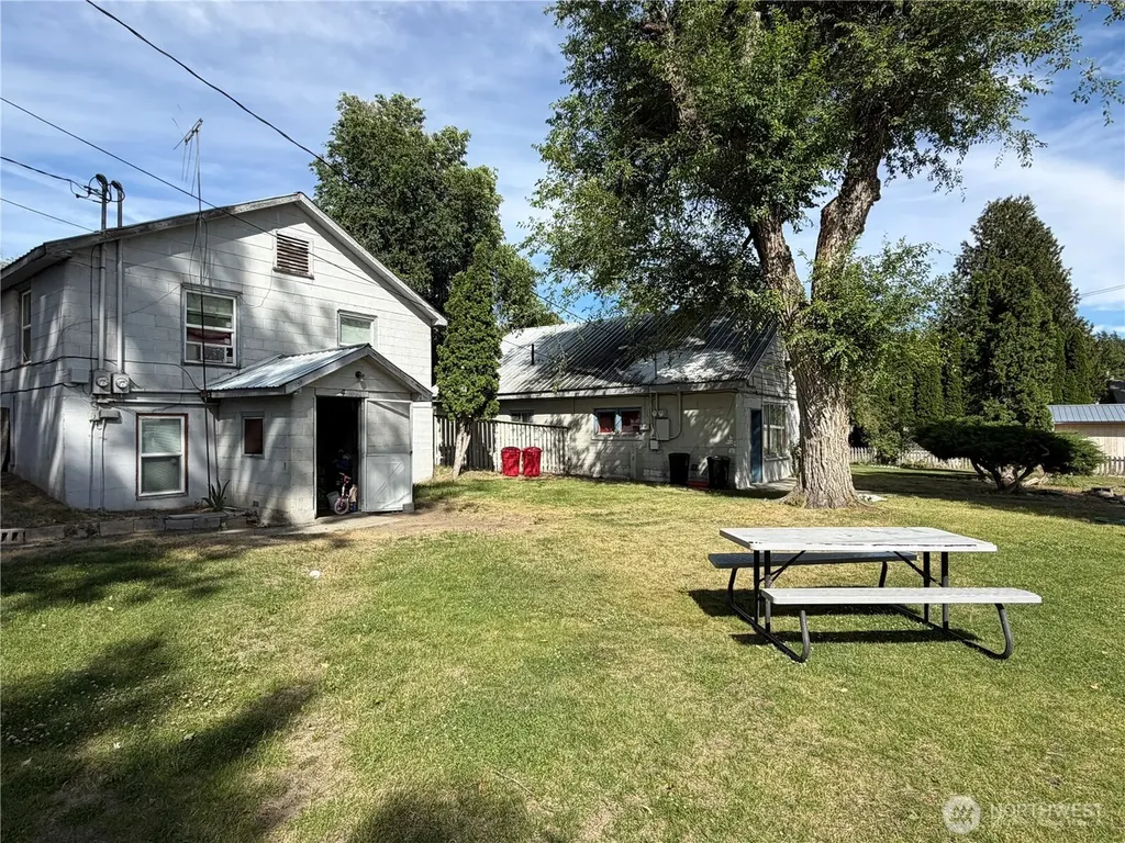 309 E 7th Street Tonasket WA 98855