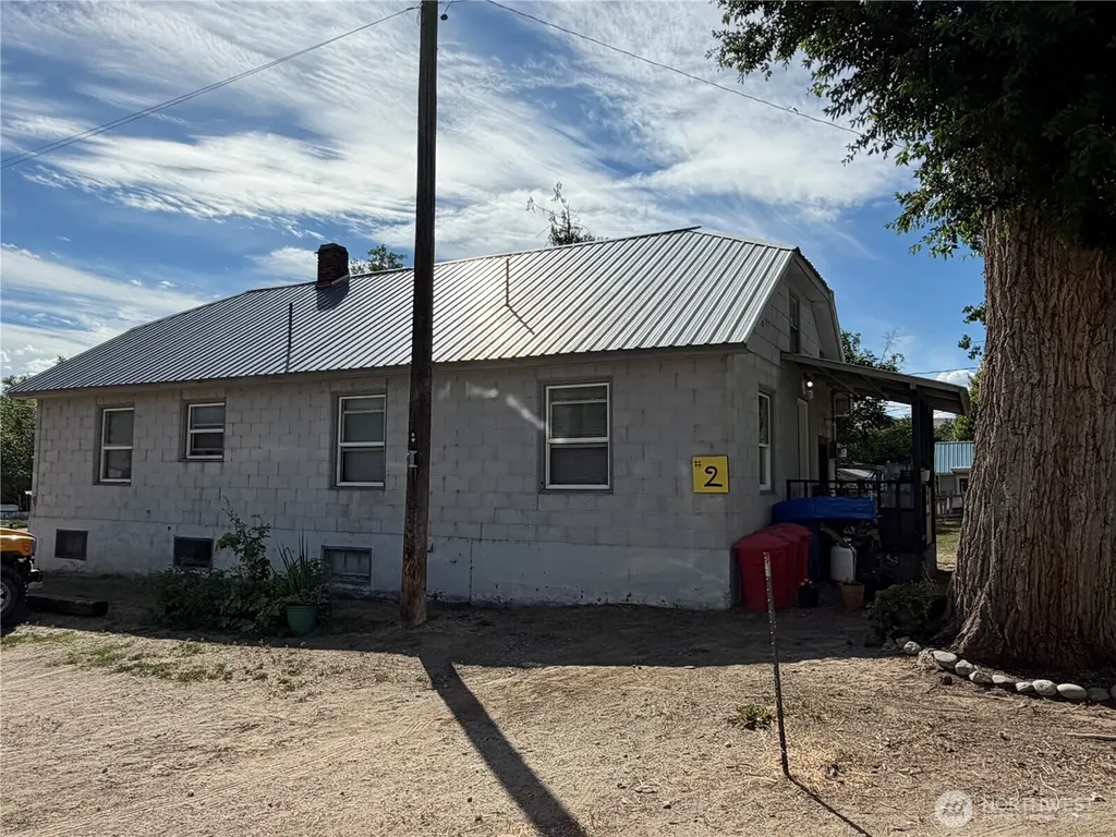 309 E 7th Street Tonasket WA 98855