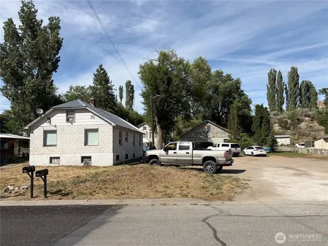 309 E 7th Street Tonasket WA 98855