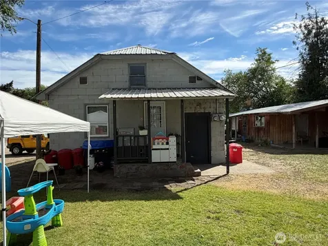 309 E 7th Street Tonasket WA 98855