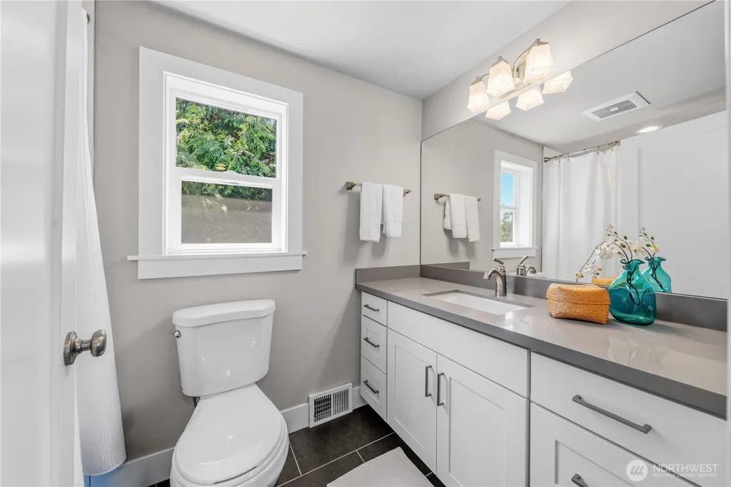 521 NE 85th Seattle WA 98115