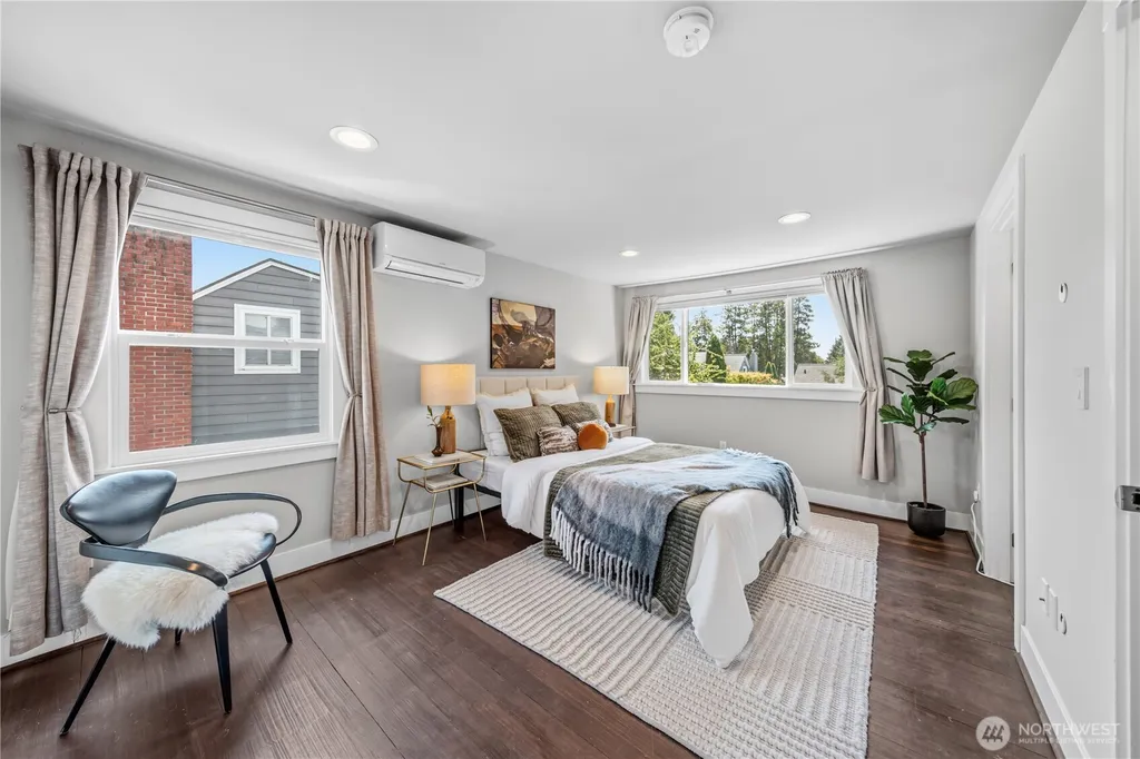 521 NE 85th Seattle WA 98115