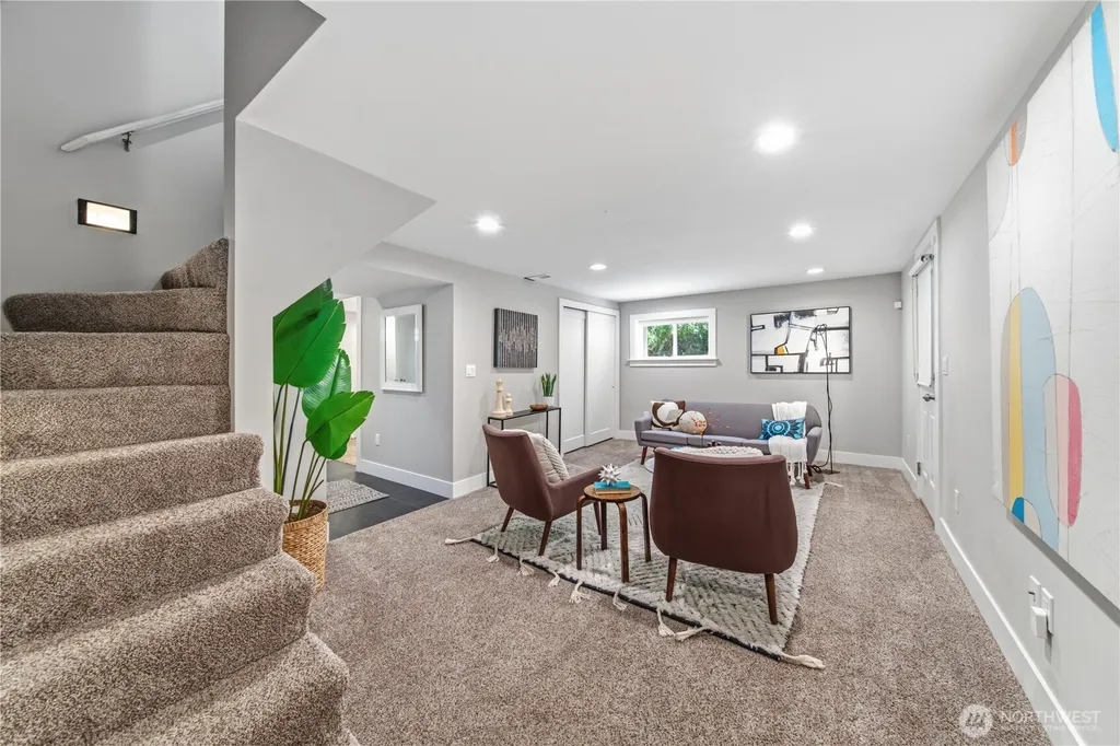 521 NE 85th Seattle WA 98115