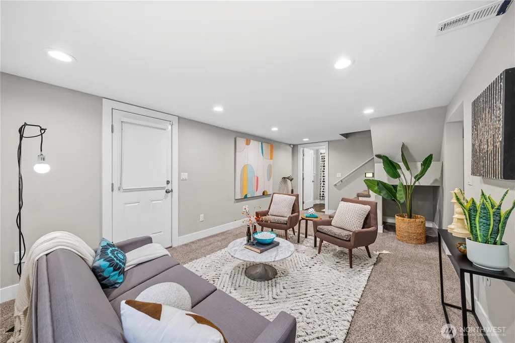 521 NE 85th Seattle WA 98115