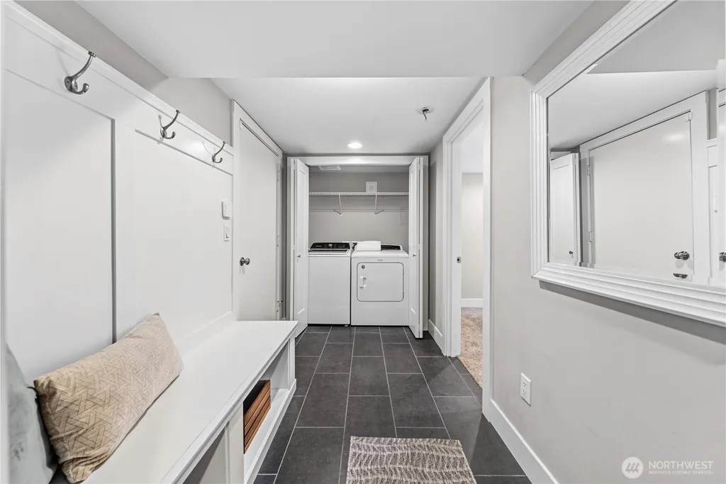 521 NE 85th Seattle WA 98115