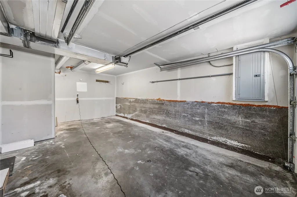 521 NE 85th Seattle WA 98115