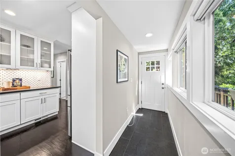 521 NE 85th Seattle WA 98115