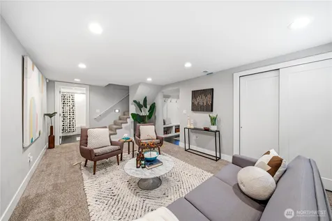 521 NE 85th Seattle WA 98115