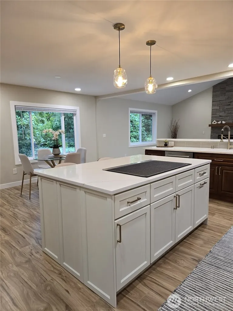 31207 W Lake Morton Drive SE Kent WA 98042