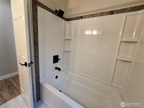 31207 W Lake Morton Drive SE Kent WA 98042