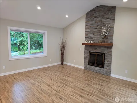 31207 W Lake Morton Drive SE Kent WA 98042