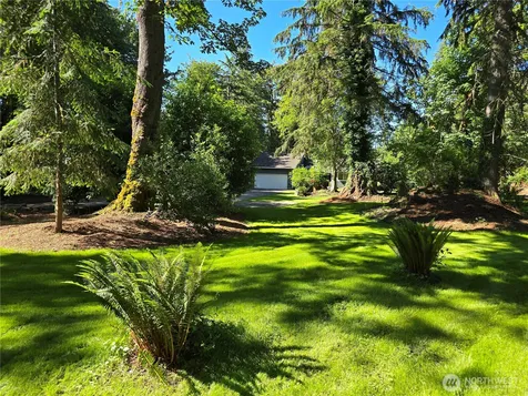 31207 W Lake Morton Drive SE Kent WA 98042