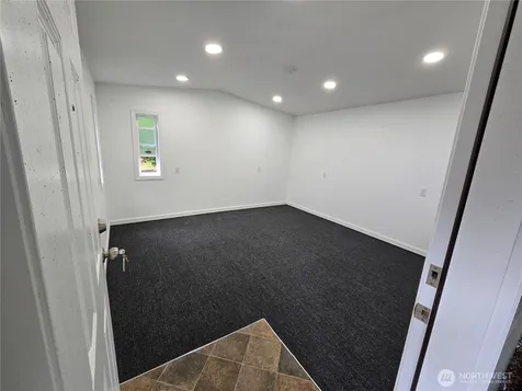 31207 W Lake Morton Drive SE Kent WA 98042