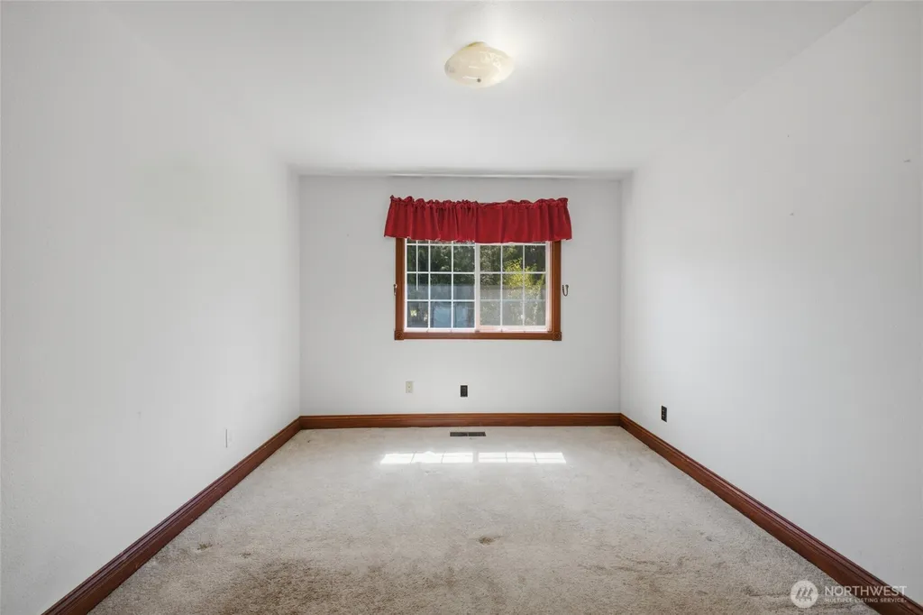 34721 40th Avenue S Roy WA 98580