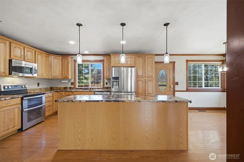 34721 40th Avenue S Roy WA 98580