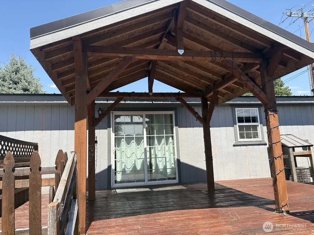 1640 SE 3rd Street East Wenatchee WA 98802