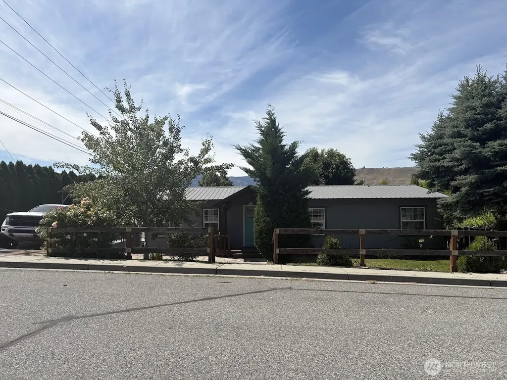 1640 SE 3rd Street East Wenatchee WA 98802