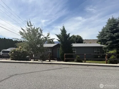 1640 SE 3rd Street East Wenatchee WA 98802