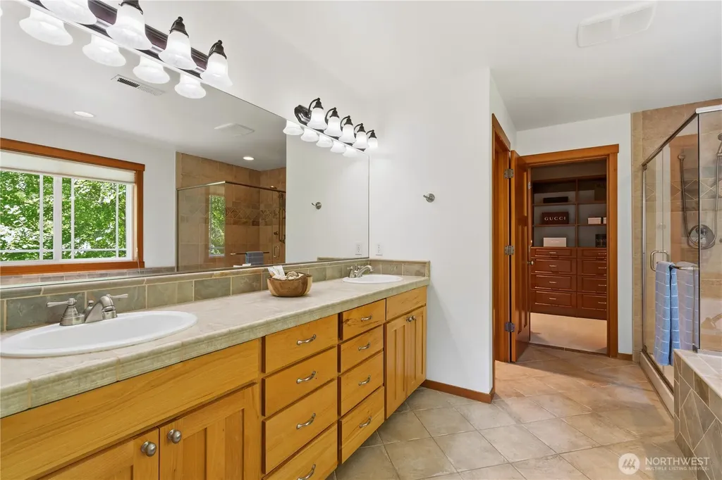 30217 Retreat Kanaskat Road SE Ravensdale WA 98051