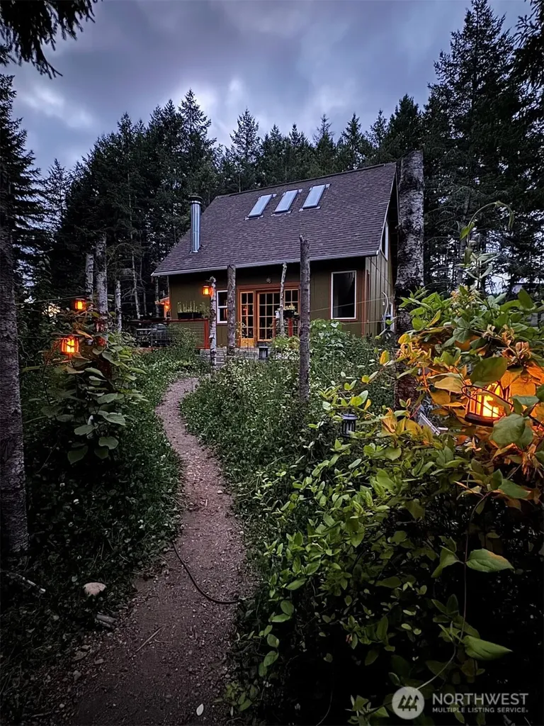 151 E Skyview Drive Union WA 98592