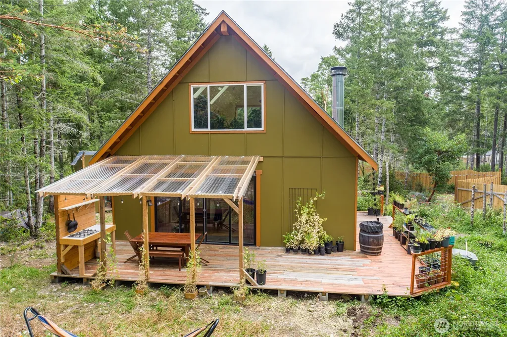 151 E Skyview Drive Union WA 98592