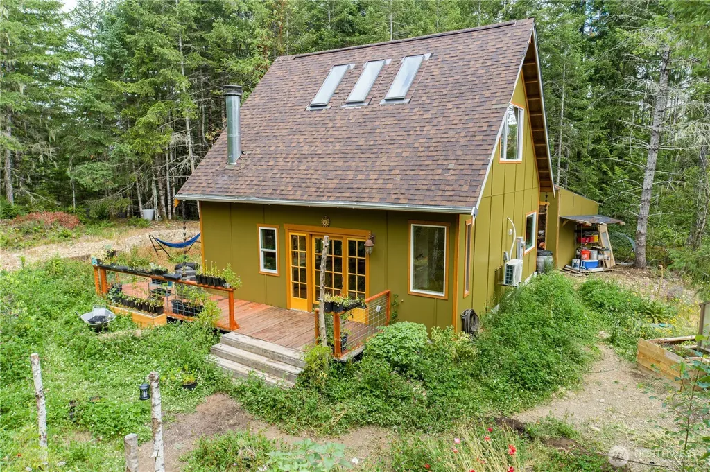 151 E Skyview Drive Union WA 98592