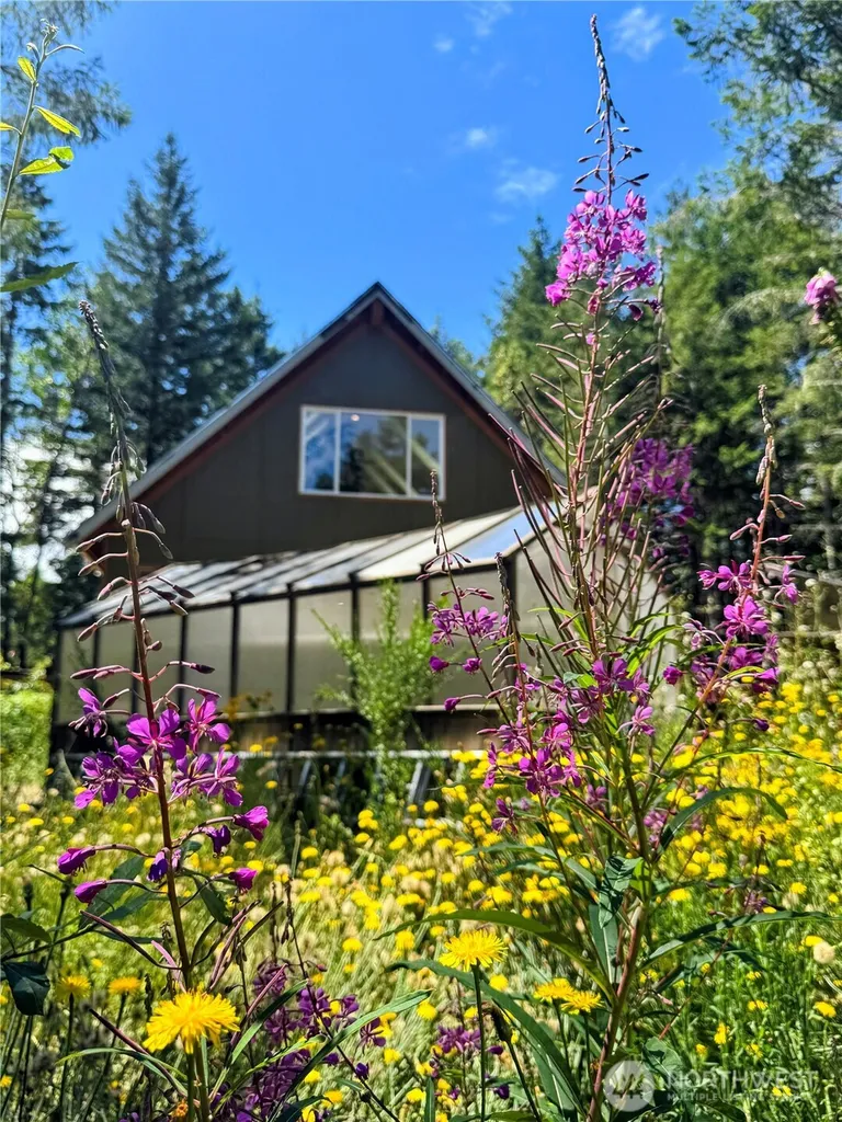 151 E Skyview Drive Union WA 98592