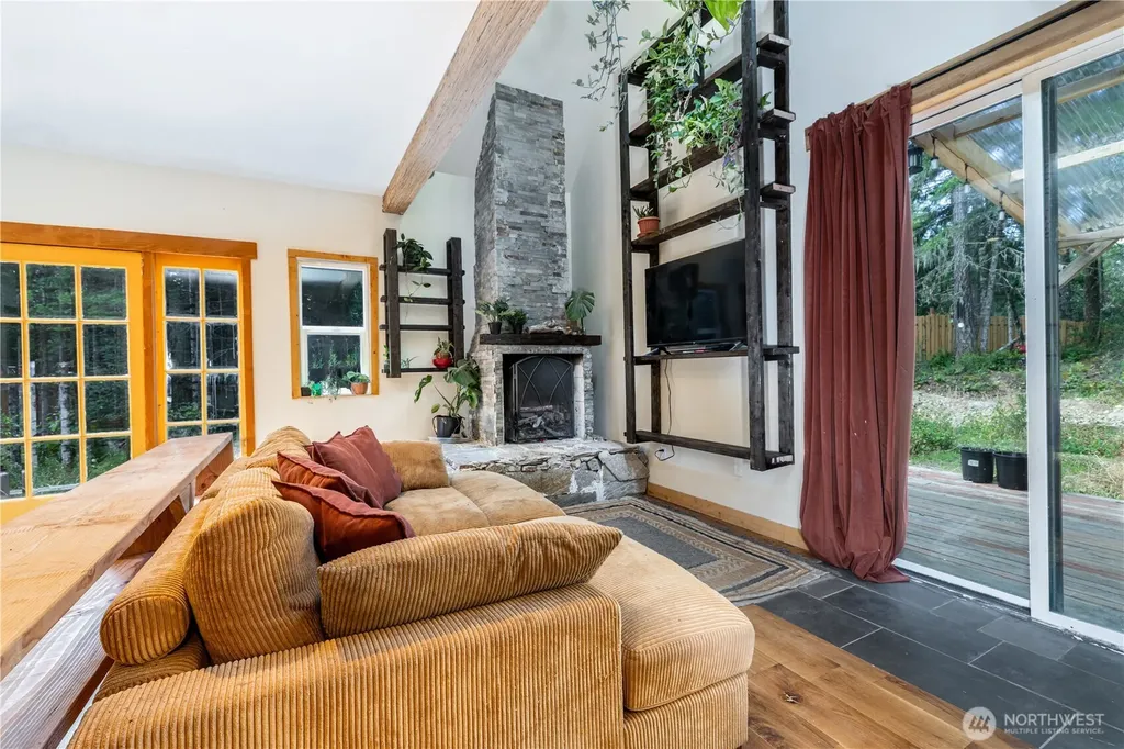 151 E Skyview Drive Union WA 98592