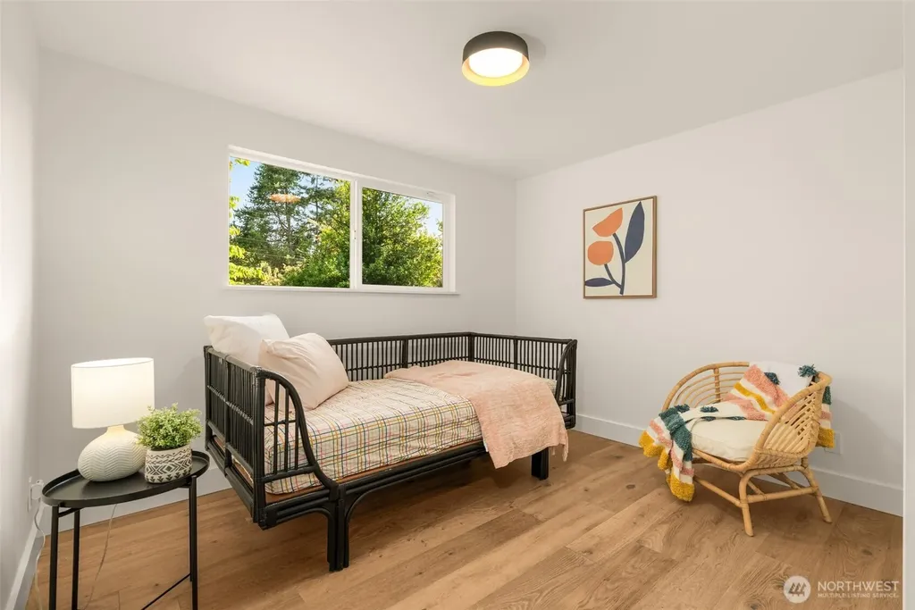 9121 228th Street SW Edmonds WA 98026