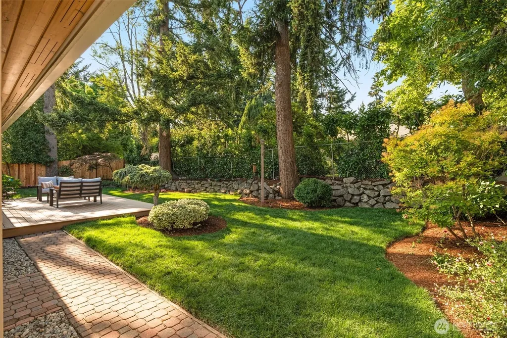 9121 228th Street SW Edmonds WA 98026