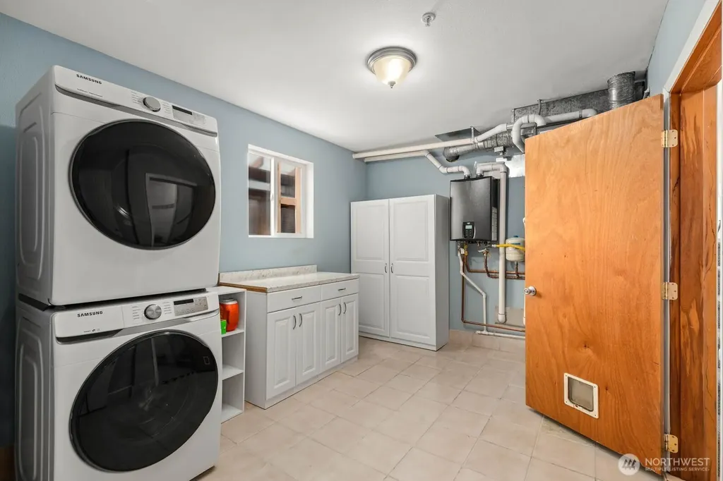 4935 Glenwood Avenue Everett WA 98203