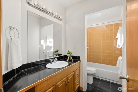 4935 Glenwood Avenue Everett WA 98203
