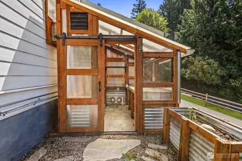 4935 Glenwood Avenue Everett WA 98203