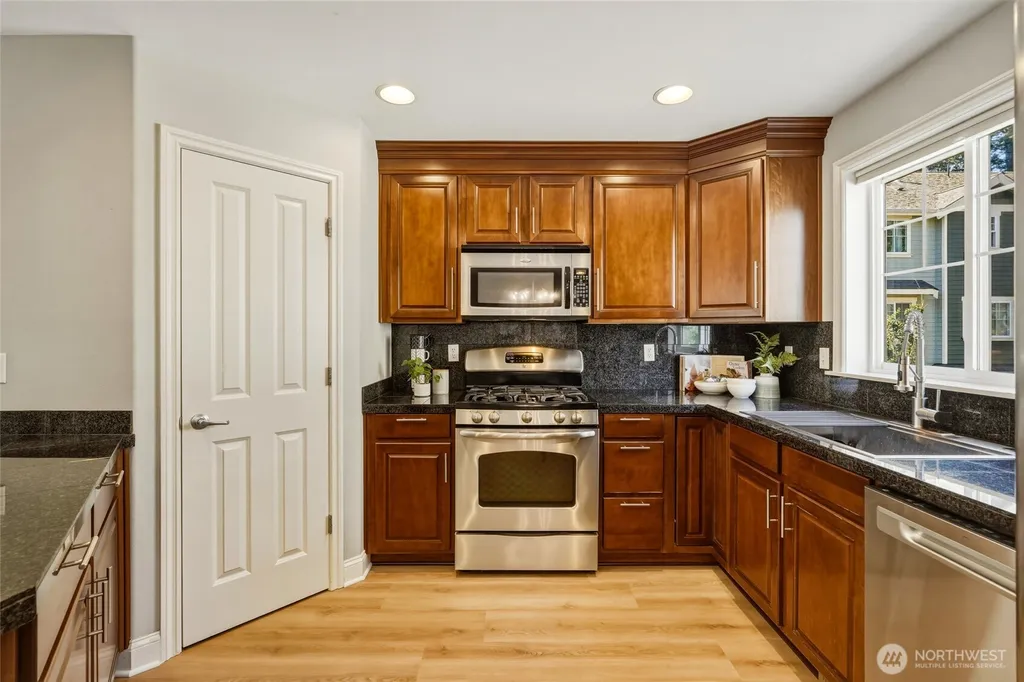 21410 50th Avenue W Mountlake Terrace WA 98043