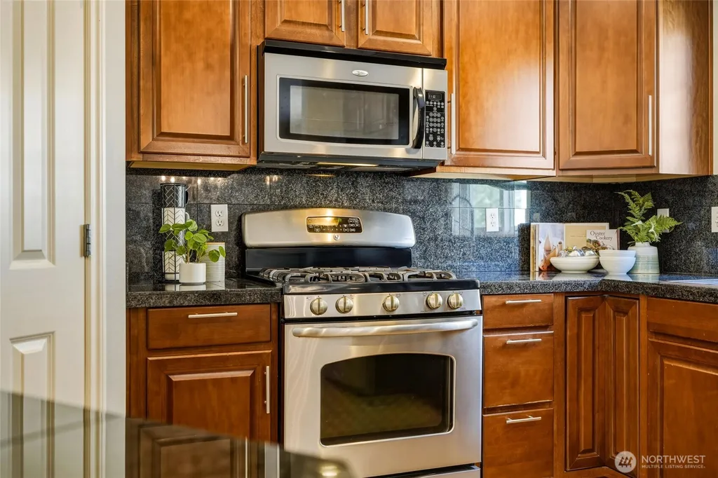 21410 50th Avenue W Mountlake Terrace WA 98043