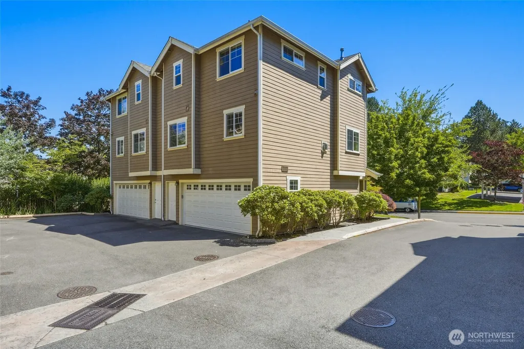 21410 50th Avenue W Mountlake Terrace WA 98043