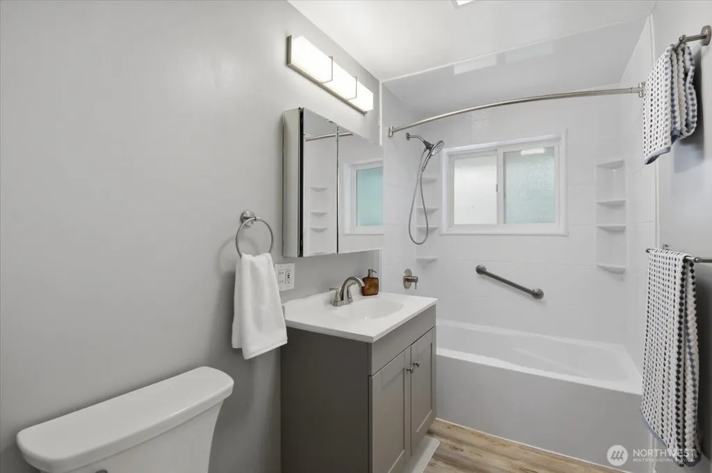 851 Pierce Avenue NE Renton WA 98056