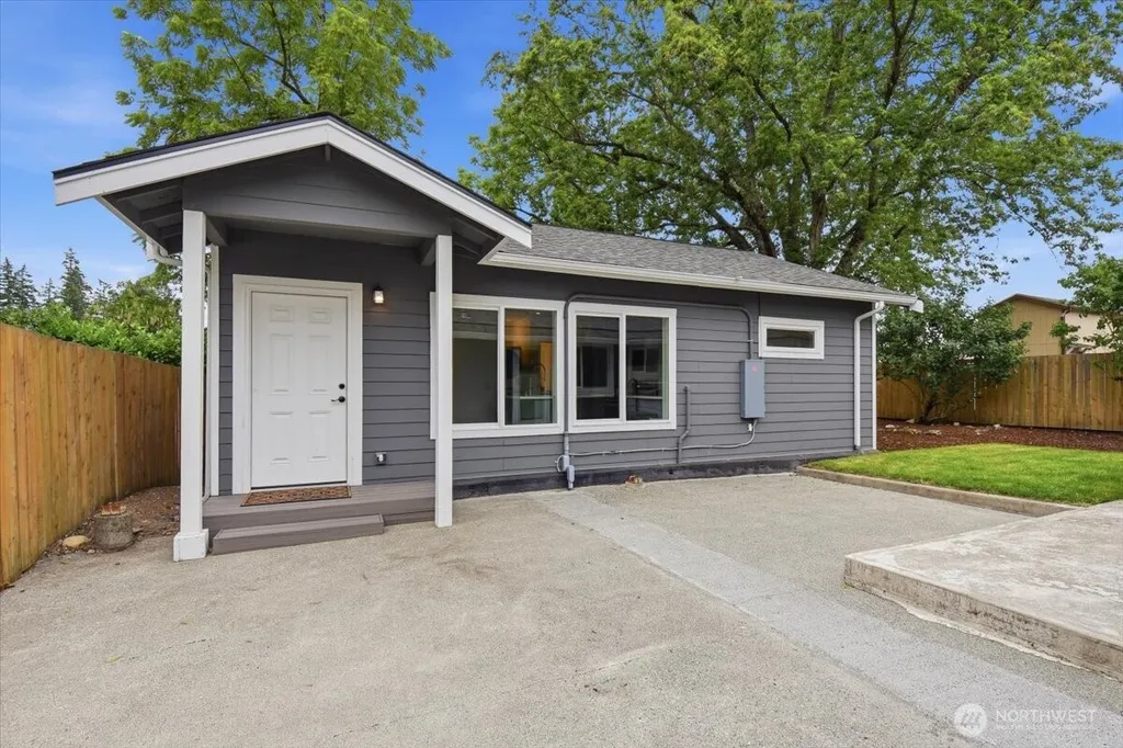 851 Pierce Avenue NE Renton WA 98056