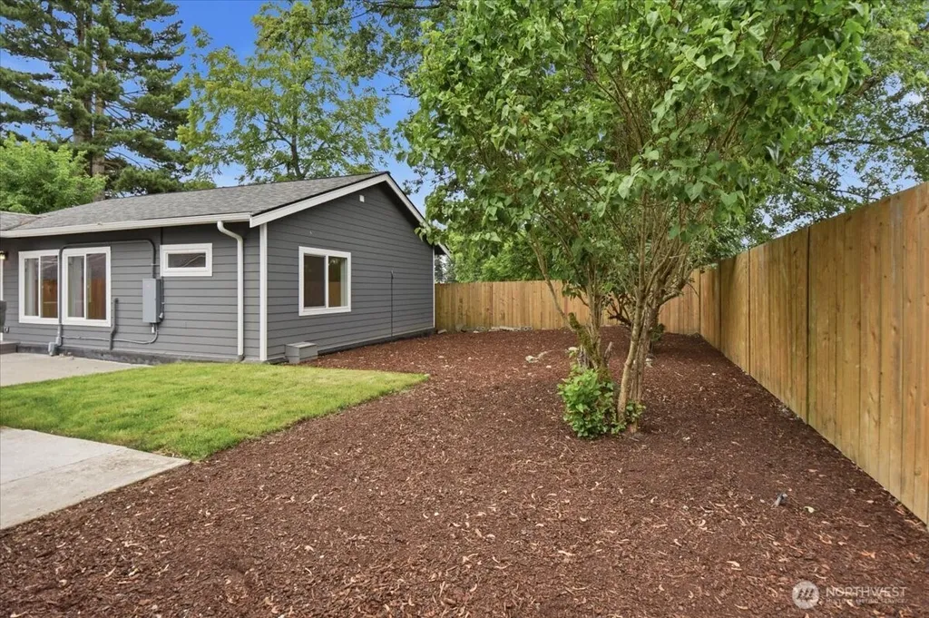 851 Pierce Avenue NE Renton WA 98056