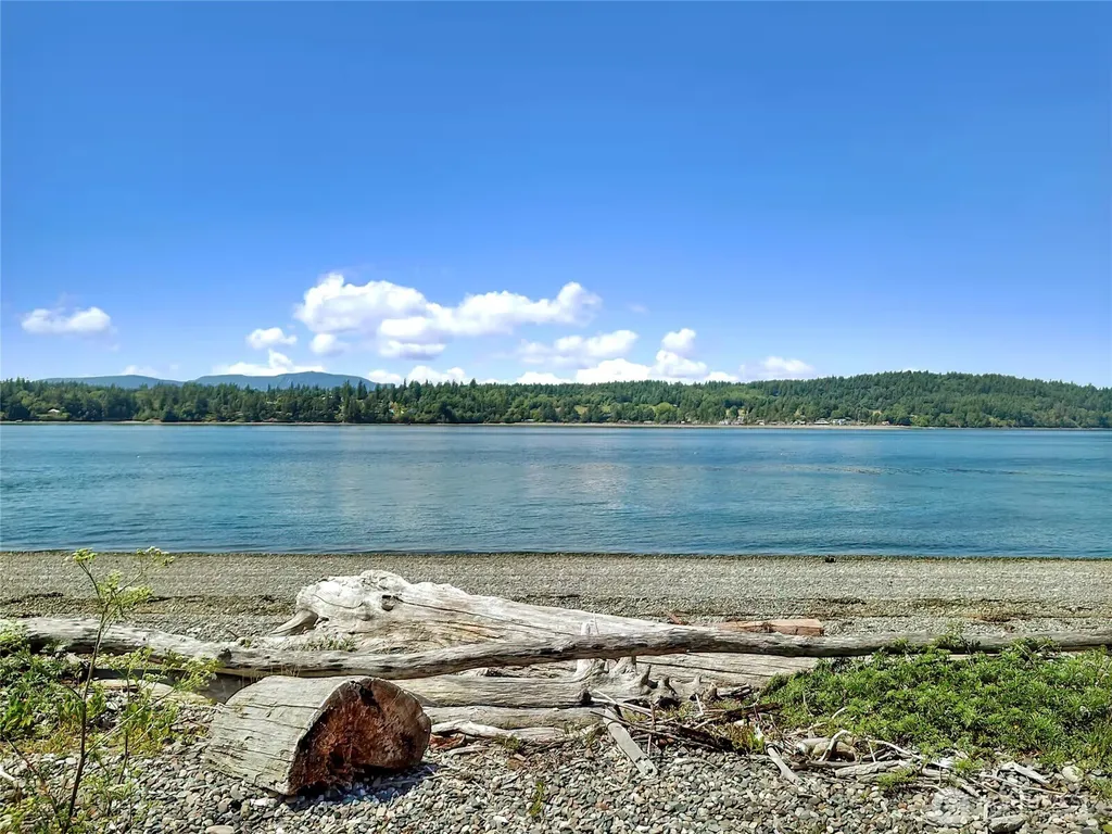2585 Lummi View Drive Bellingham WA 98226
