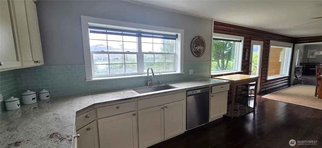 3340 Us Highway 97 Oroville WA 98844